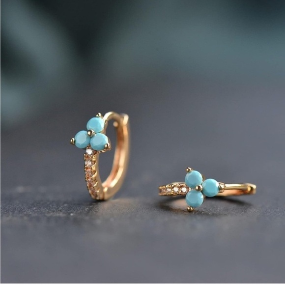Gold 14k Gold Plated Turquiose Cubic Zirconia Flower Huggie Hoop Earrings - Picture 1 of 3